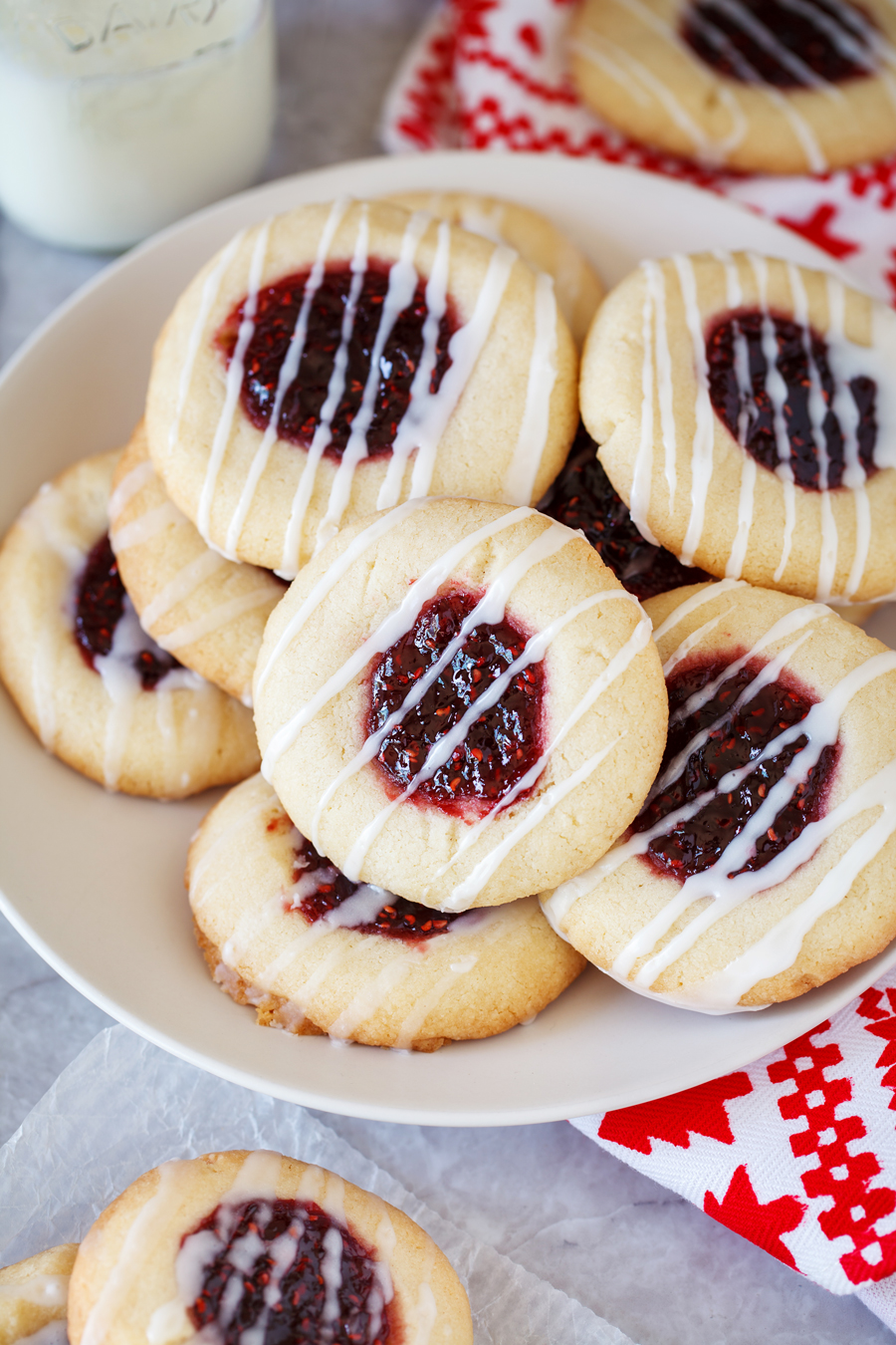 Raspberry Almond Meltaway Cookies: perfect for holiday parties, cookie exchanges and more!