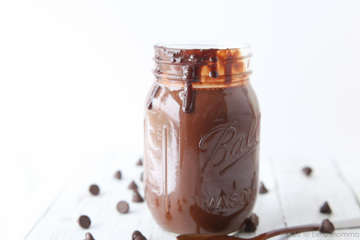 Homemade Chocolate Syrup: simple and delicious chocolate sauce that is great in milk or as a topping on desserts