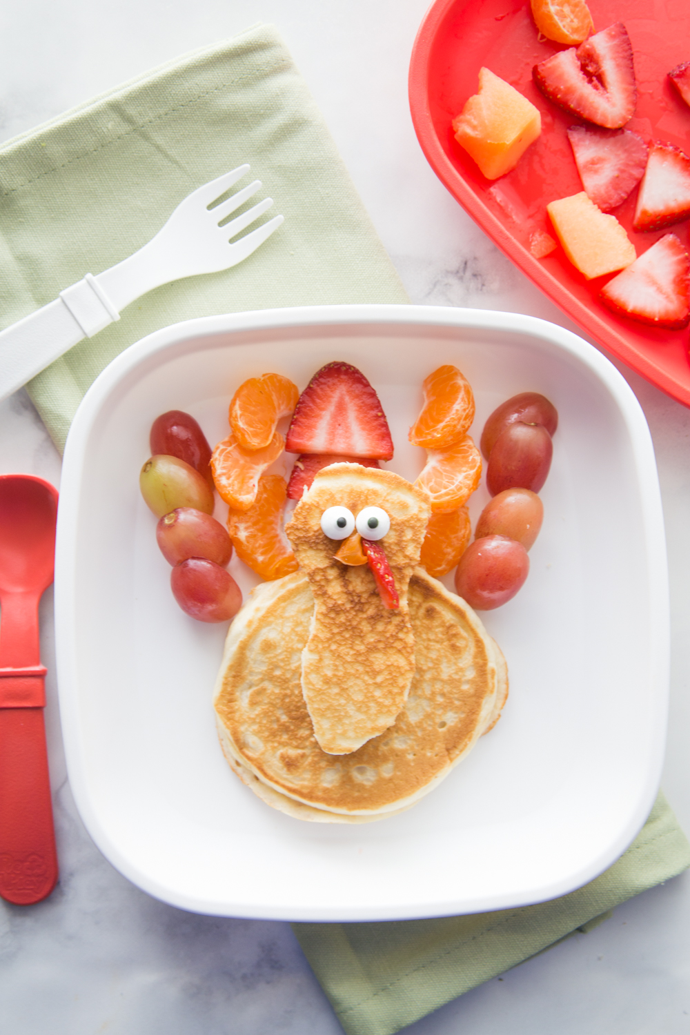 This friendly Turkey Pancake Breakfast is a fun way to celebrate Thanksgiving Day!