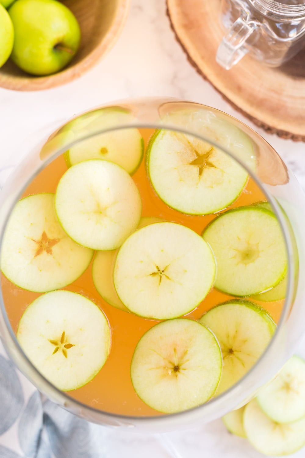apple punch recipe with sliced apples