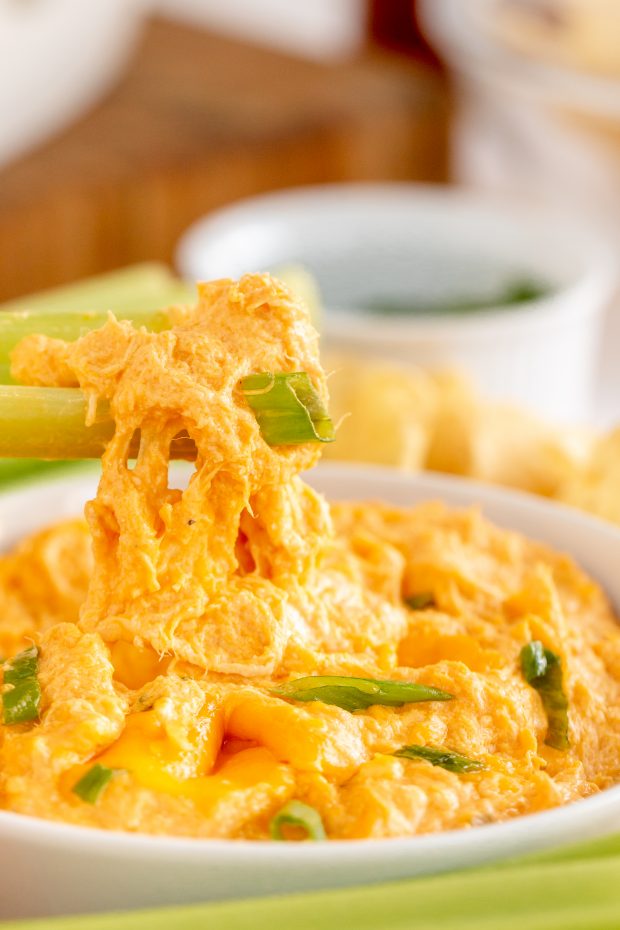 cheesy pull of hot wing chicken dip
