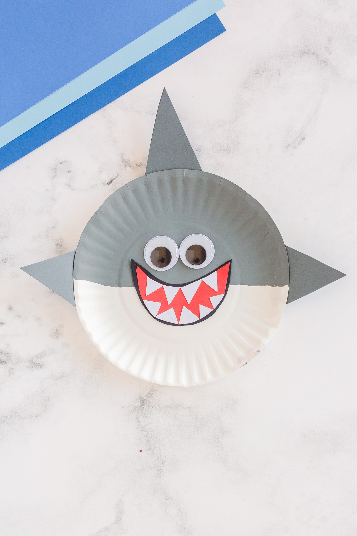 paper plate shark
