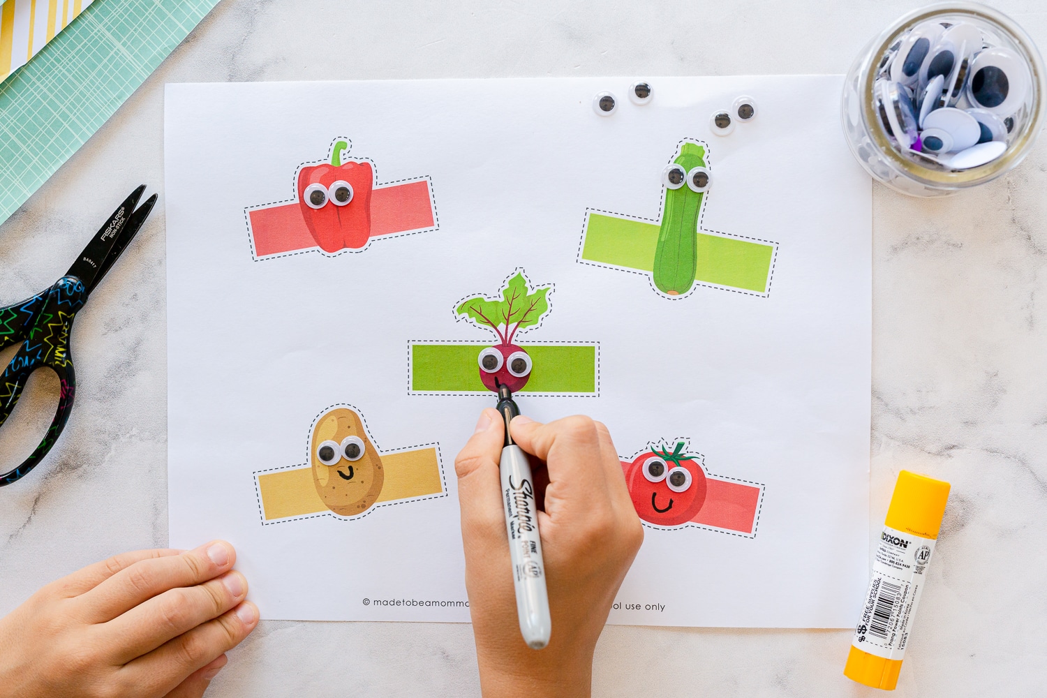 draw smiley faces on printable finger puppets