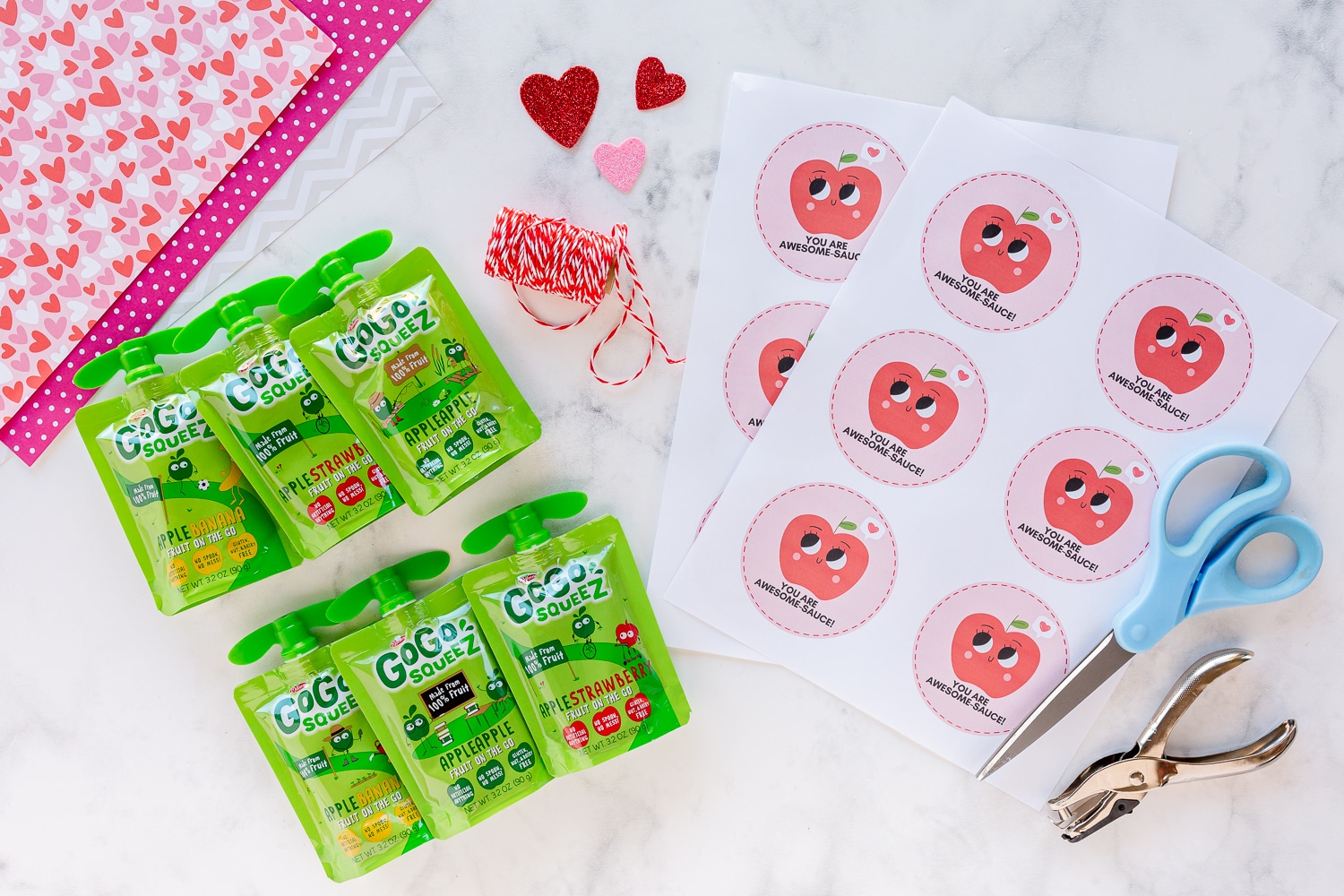 supplies needed: printable gift tag, applesauce pouch