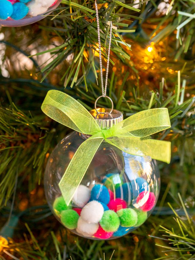 DIY Pom Pom Ornaments