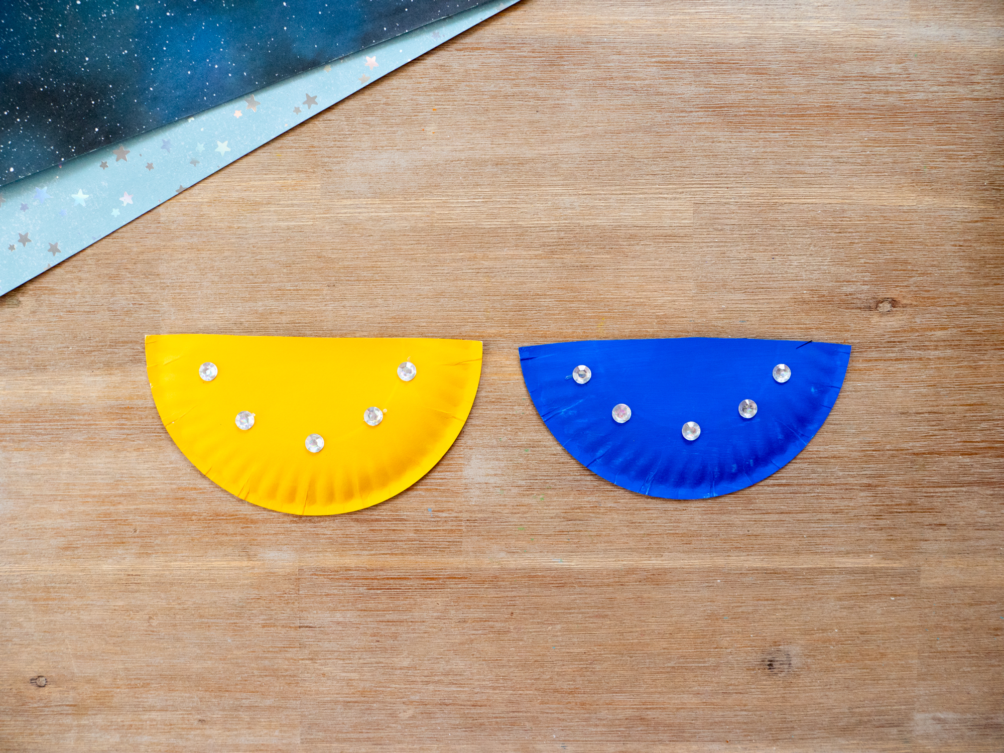 painting paper plate for alien UFO craft